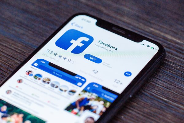如何在这个假期使用 Facebook 广告提高投资回报率